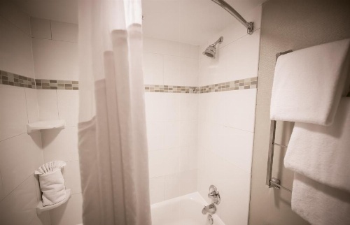 Holiday Inn Raleigh Downtown image 11